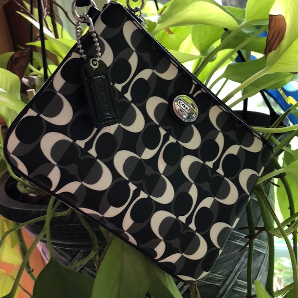 💝COACH Wristlet & COACH POPPY WRISTLET ! "HOT" 💝 - Picture 4 of 7